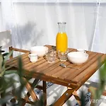 Yanna Lodge, Classe 4 Etoiles Avec Couvert Entierement * Arrest