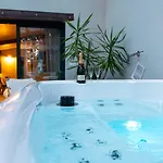 Holiday home Yanna Lodge, Classe 4 Etoiles Avec Couvert Entierement Arrest