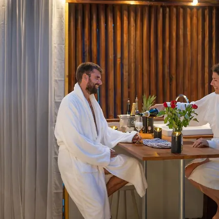 Yanna Lodge, Classe 4 Etoiles Avec Couvert Entierement Ferienhaus Arrest