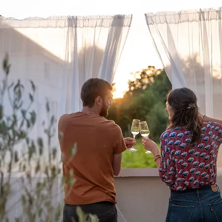 Yanna Lodge, Classe 4 Etoiles Avec Couvert Entierement Ferienhaus